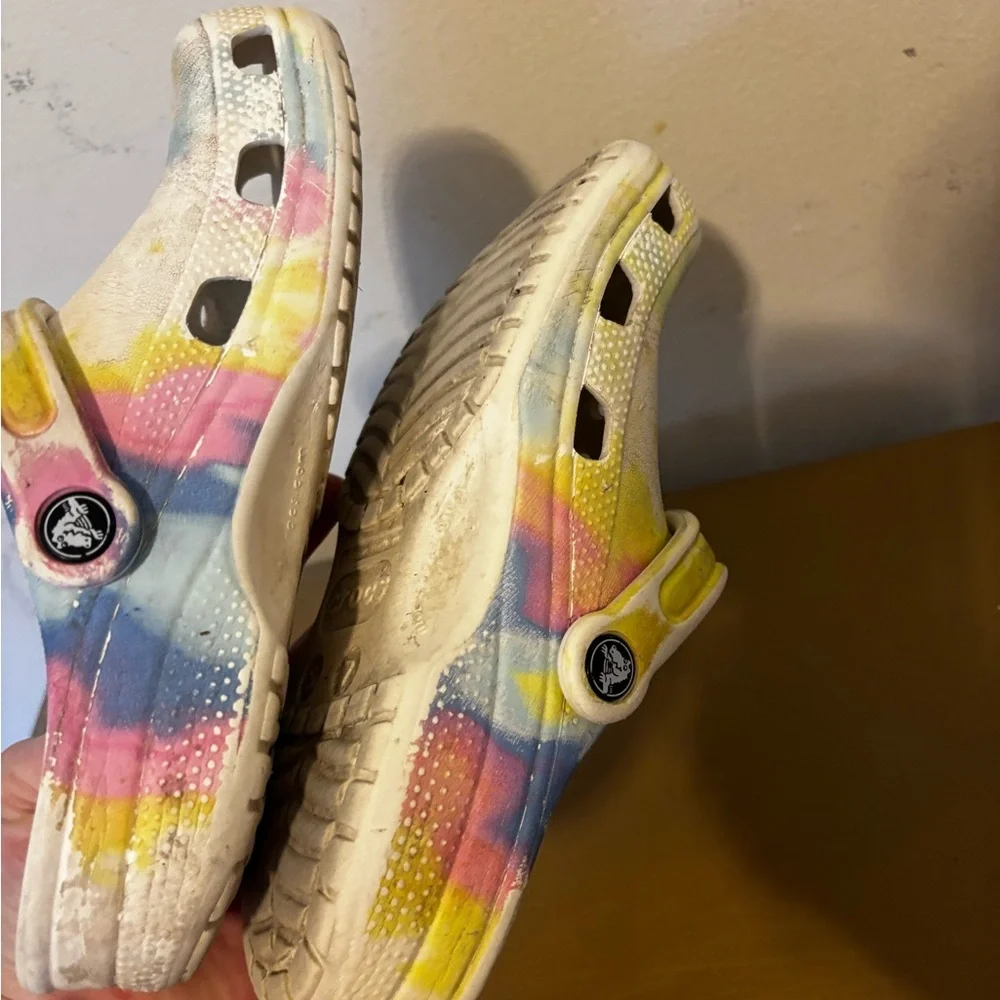 Crocs tie-dye 5/7